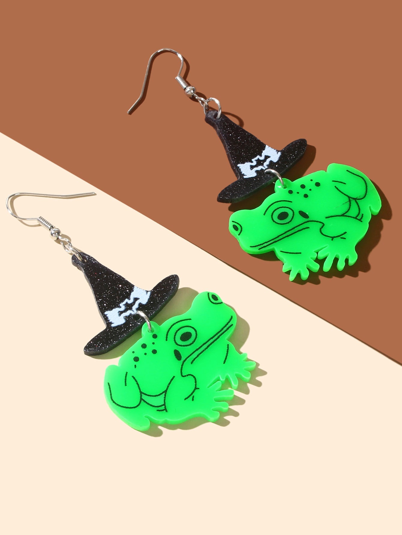 Punk Style Halloween Jewelry Black Wizard Hat Green Frog Acrylic Dangle Earrings-2